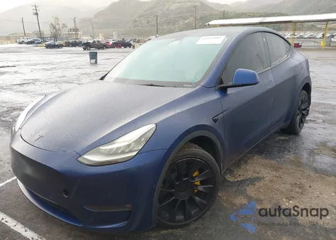 2021 Tesla Model Y Long Range Dual Motor All-Wheel Drive z USA, uszkodzony, nr VIN 5YJYGDEE3MF287691